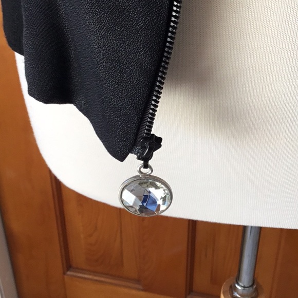 Ladies Black and Rhinestone trimmed Jacket Size 8.  Made in USA.  Zippered front - Picture 12 of 16